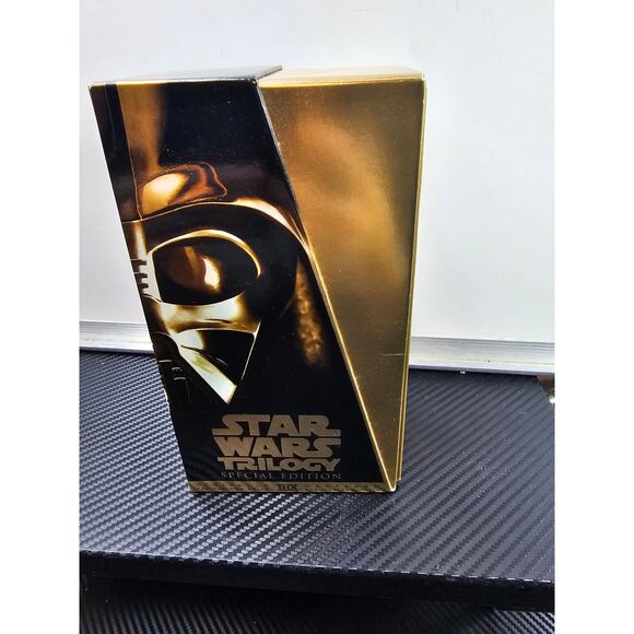 Star Wars Trilogy (VHS, 1997, Gold Special Edition) Pre-Owned - Picture 1 of 4